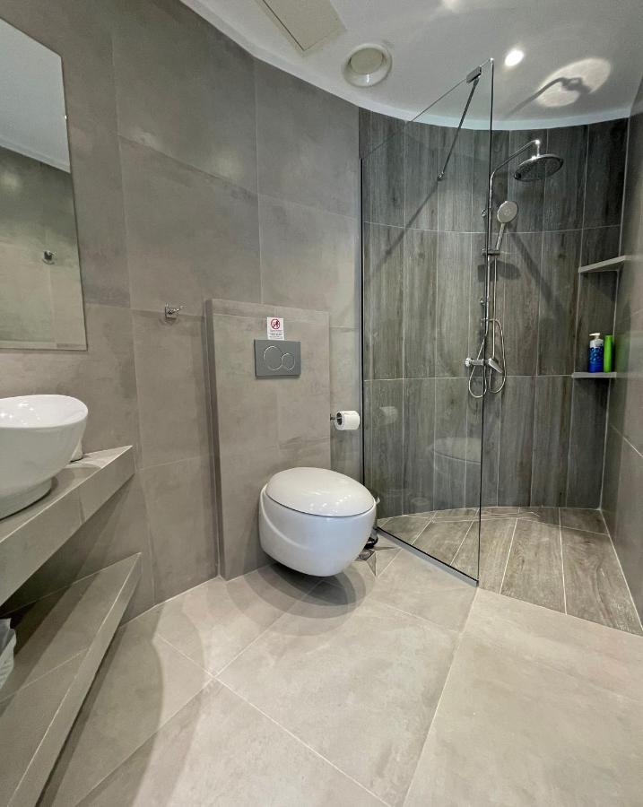 Ocean Views Apartment Plataria Bagian luar foto