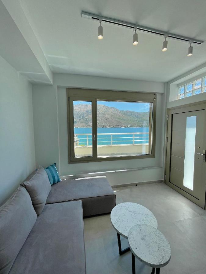 Ocean Views Apartment Plataria Bagian luar foto