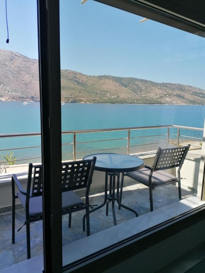 Ocean Views Apartment Plataria Bagian luar foto