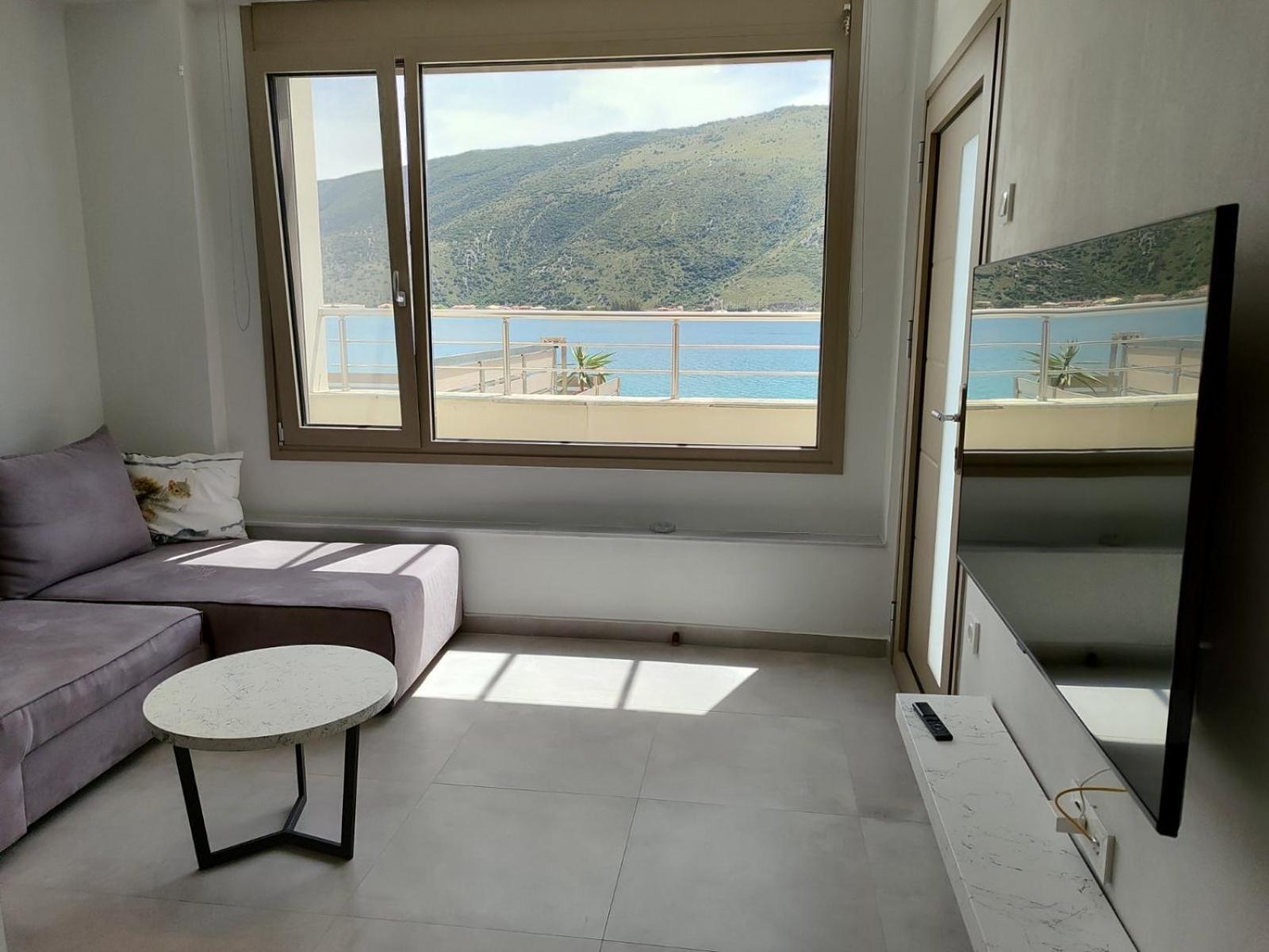 Ocean Views Apartment Plataria Bagian luar foto